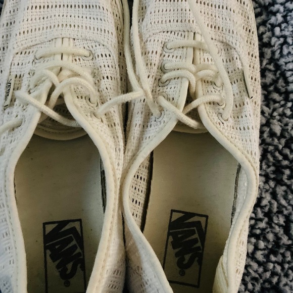 Vans - Picture 3 of 4